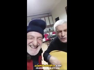 Neşesini Kaybetmemiş İhtiyar Delikanlılardan Pek Güzel Performans