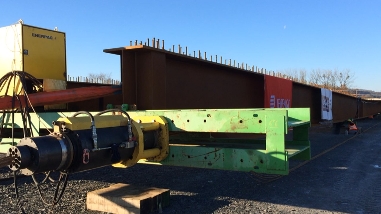 Lançage du viaduc permettant le contournement Nord de Pontivy