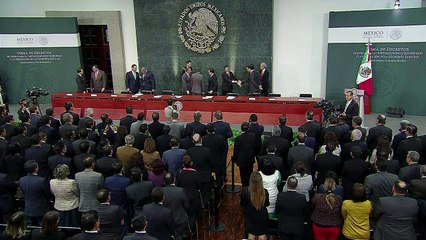 Peña Nieto alienta repatriación de capitales en México