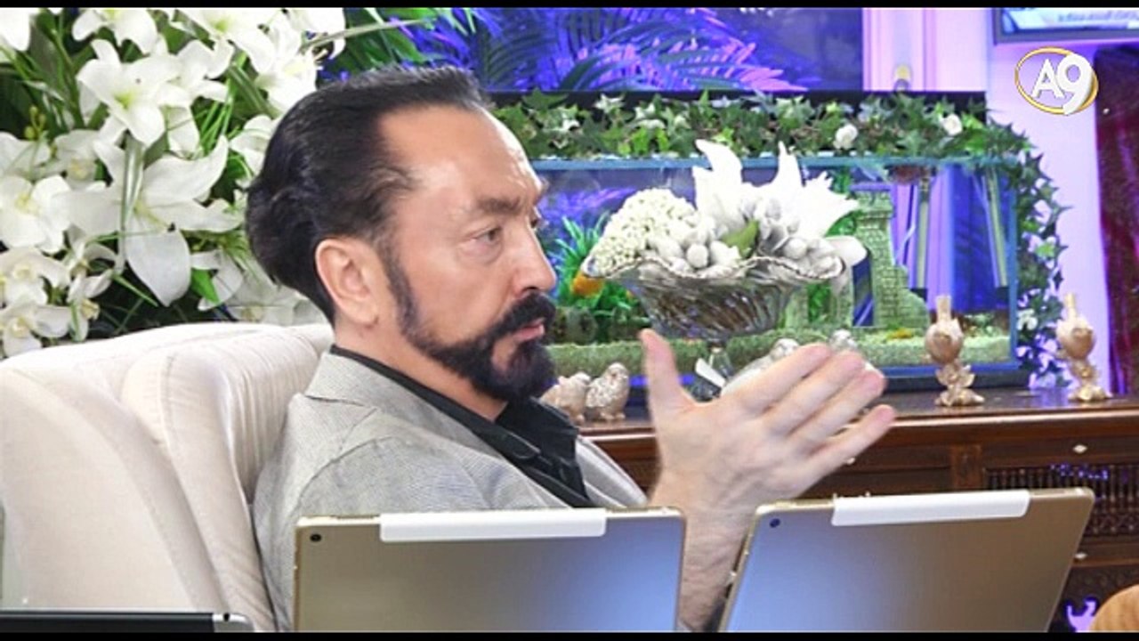 Bizim programımız dini bir program değil. Ben dindar bir insanım, her yerde Allah'ı anarım.