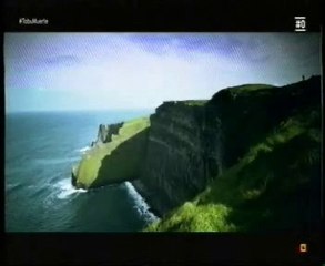 Suicidio en el acantilado de Moher (Irlanda)