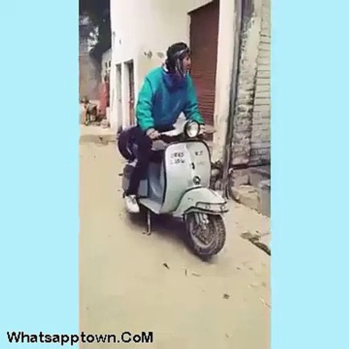 Funny Scooter Fall in India Hahaha
