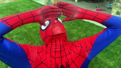 Bad Baby Annabelle Attacked by Witch Victoria & Freak Daddy Save The Day Superheros