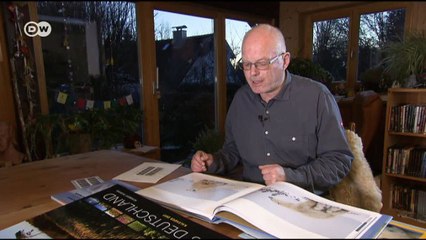 Ice-cold art: The polar bear photographer | Euromaxx