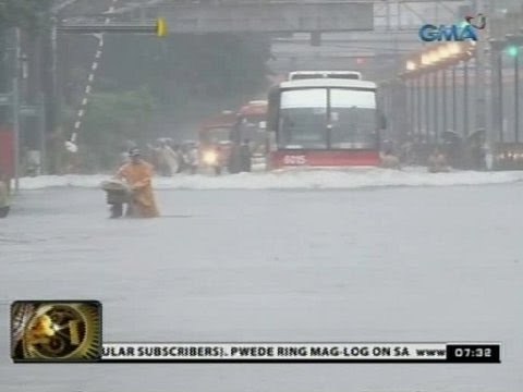 24 Oras: Mga maliliit na sasakyan, hindi makatawid sa baha sa kahabaan ng España, Manila