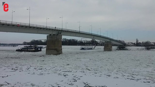 Pic de froid, fleuves gelés et toits enneigés: l'Europe sous la neige
