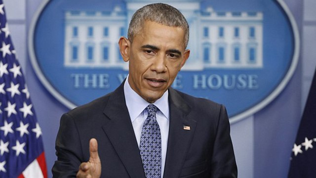 Barack Obama defends decision to commute Chelsea Manning's sentence