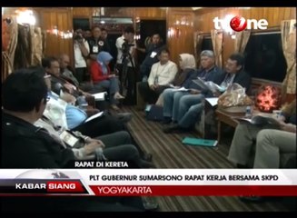 PLT Gubernur DKI Jakarta Rapat di Kereta