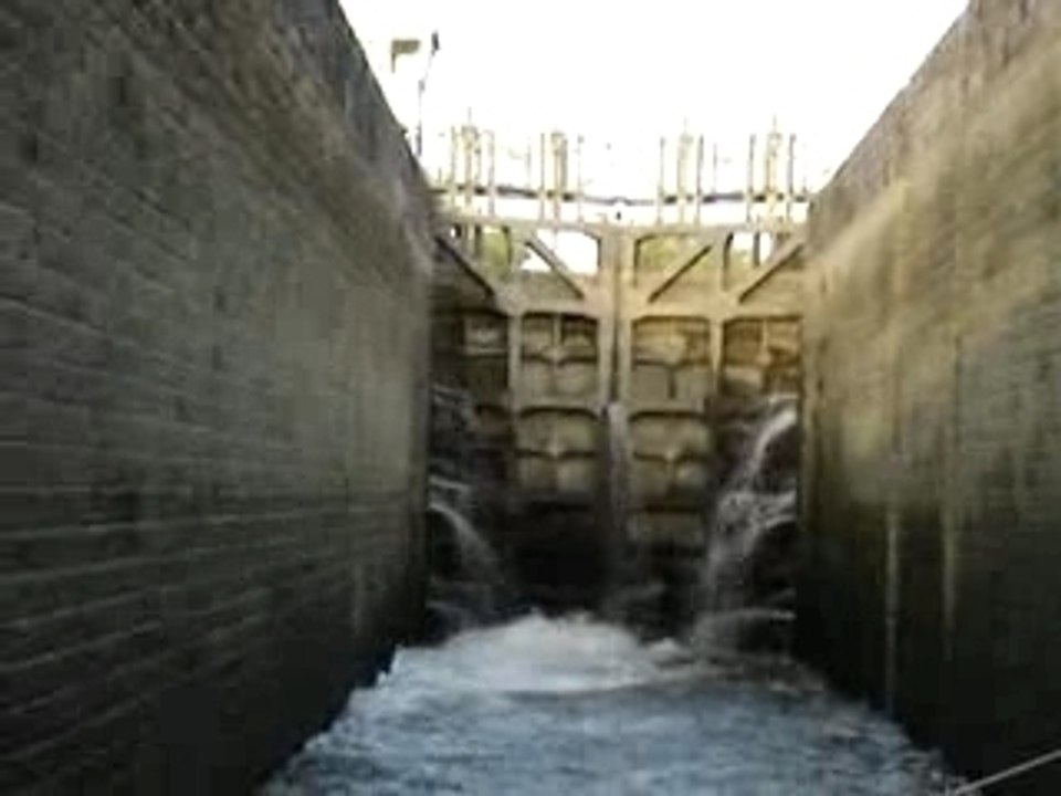 1ere écluse de Castets en Dorthe