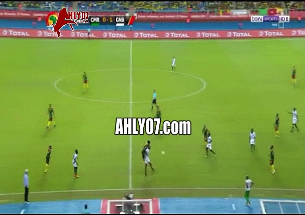 شاهد مساندة مذيع بي ان سبورت الكواليني لمحمد أبو تريكة على الهواء أثناء مباراة الكاميرون وغينيا