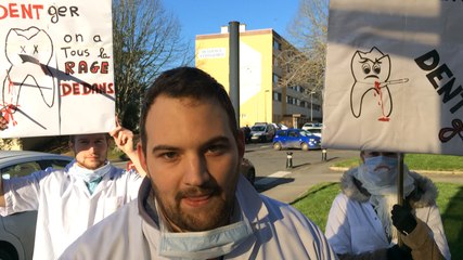 Les dentistes manifestent devant la CPAM