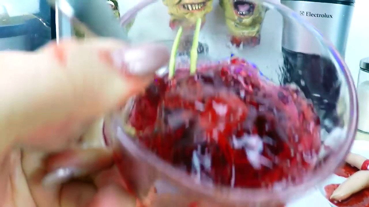 MERRY CHRISTMAS! Kluna Tik Dinner ASMR eating sounds Frozen Elsa Spiderman Venom