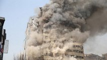 انهيار برج تجاري من 17 طابقا في طهران إثر حريق ضخم