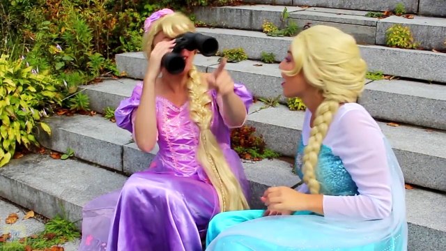 Frozen Elsa Gets BRACES! w/ Spiderman Joker Anna Maleficent Spidergirl Bubble Gum! Superhe