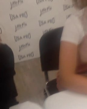 met them X8 on Instagram- “the moment I almost cried. Cut a long story short I'm probably the most least confident person ever. To the point I don't wear makeup because I'm just not confident enough to. And Perrie ca