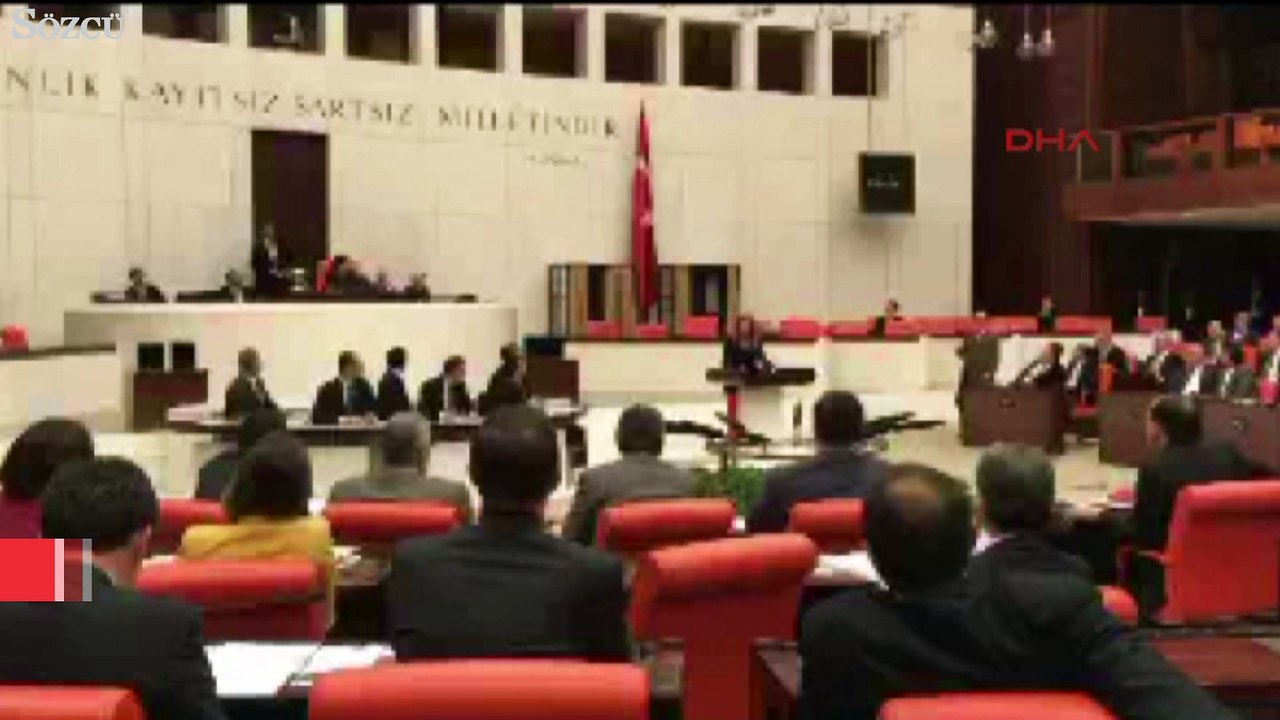 Nazlıaka, kendini Meclis kürsüsünde mikrofona kelepçeledi