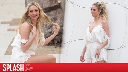 La chica mala de 'Bachelor' Corinne modela en Miami