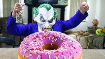 Spider-man & Frozen Elsa Eat Giant Donuts w Spidergirl vs Joker Deadpool Fat Spiderman | Comic