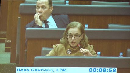 Vetëvendosje me pano në Kuvend, Gaxherri i thotë Haxhiut “mshele mo” [video]