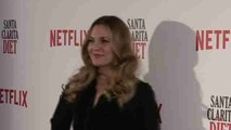 Drew Barrymore resucita convertida en zombi en la serie 