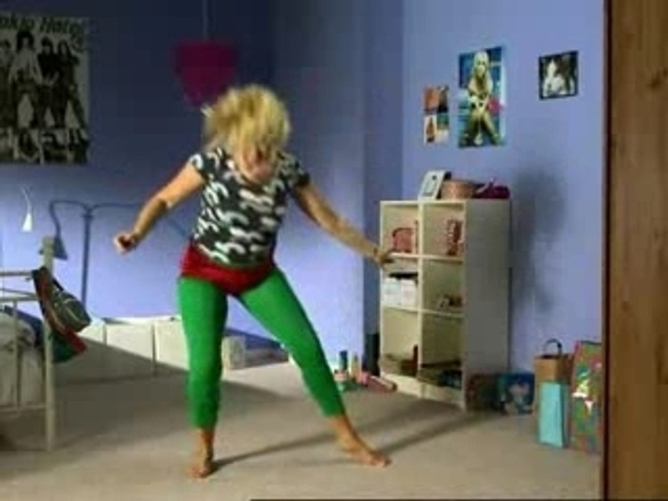 Mom borrows daughter's clothes