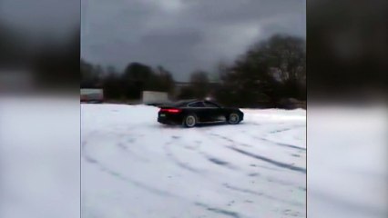 Playing in the snow with the new Panamera Turbo