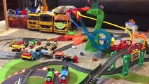 Thomas and Friends Giant Surprise Thomas The Great Race Over-Under Tidmouth Bridge FamilyToyReview