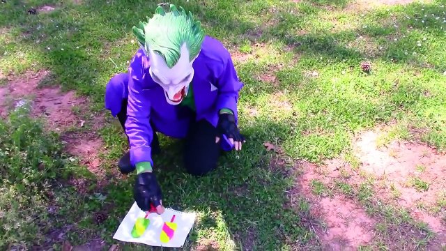 Русалочка, Человек-Паук, Эльза и Малефисента Джокер: Эльза становится смешно супергероя Русалка