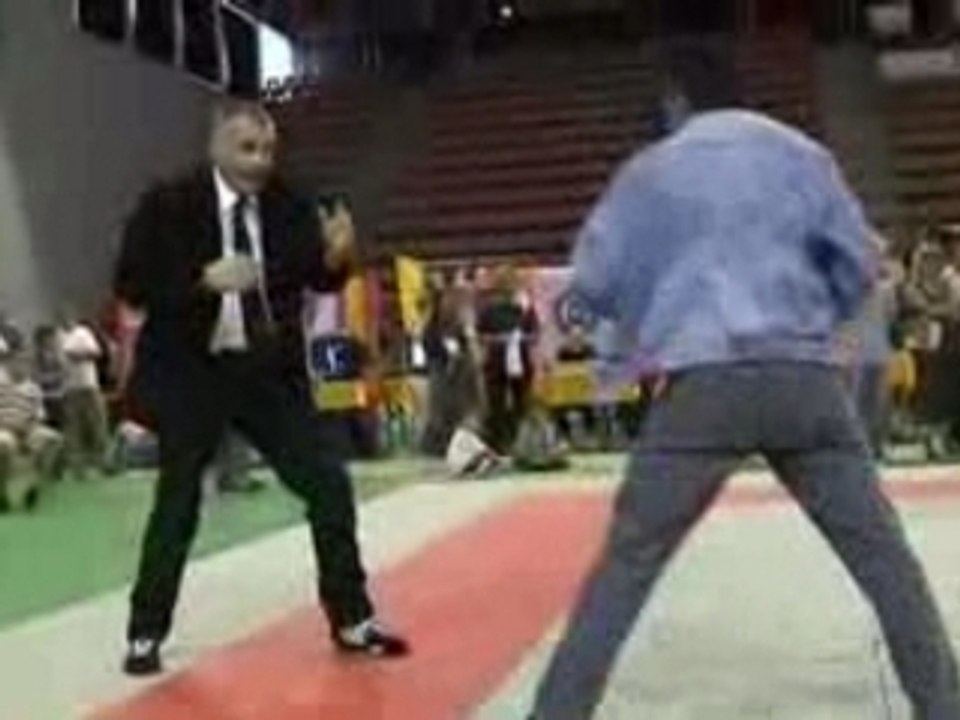 Combat RUSSE :Forum des sports NIMES