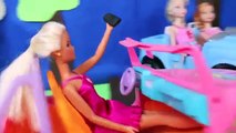 FROZEN CAR ACCIDENT Elsa amp Anna Car Crash With Barbie Closet Sitting DisneyCarToys