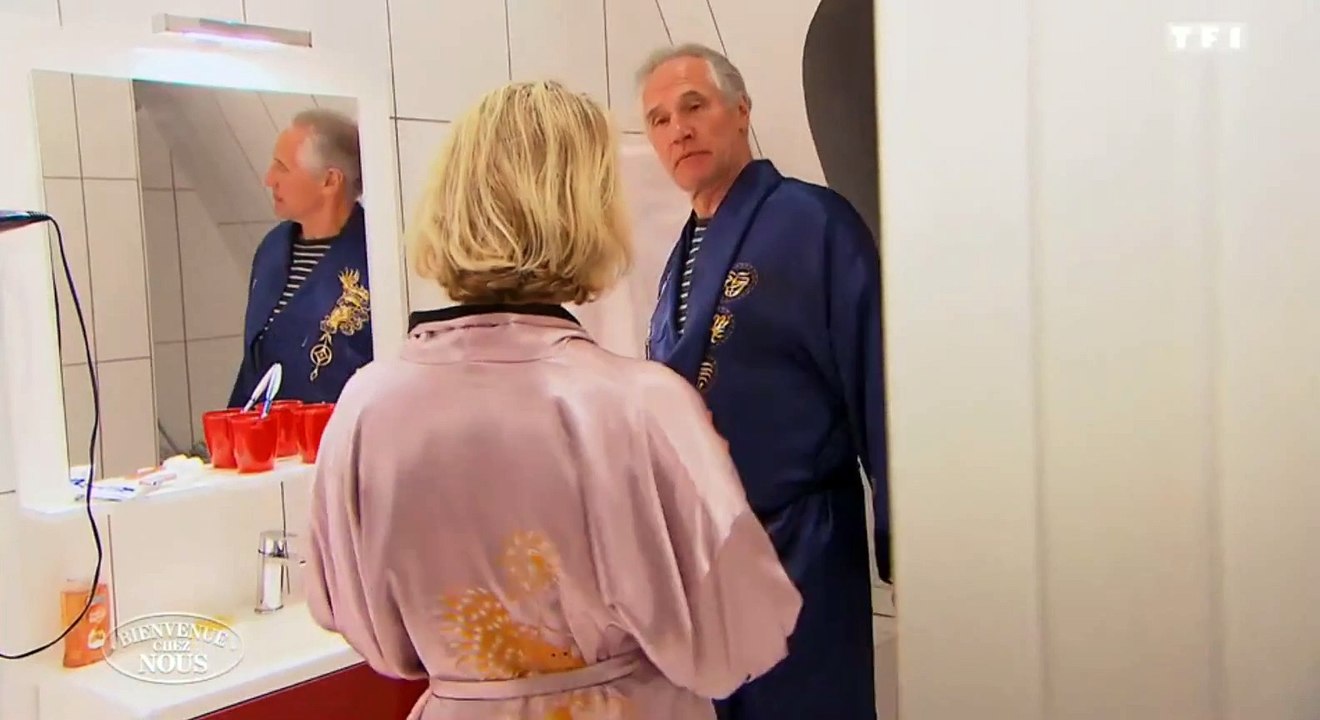 Bienvenue chez nous le combat de ninja en peignoir