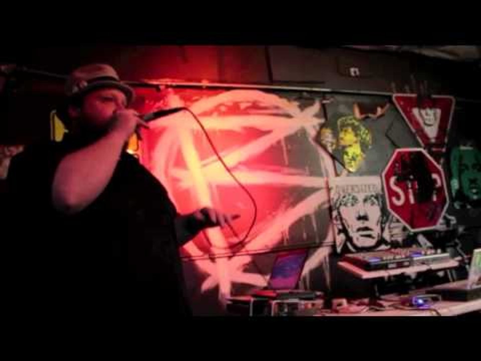 GrungeCake Magazine: 1984 performs "What I Wanna Be" and "Heighty Four" Live