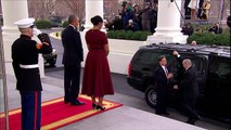 Trumps arrive at White House to meet Obamas