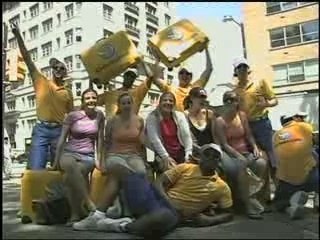 Expedia Suitcase Squad – Philadelphia Crowd Cam