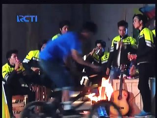 Scene Boy n Mondy AJ018019