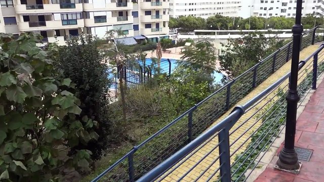 Атико в комплексе Azaleas с видом на море и пляж La Cala в Бенидорме, Испания