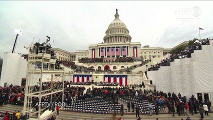 Hillary Clinton e ex-presidentes assistem ao discurso de Trump