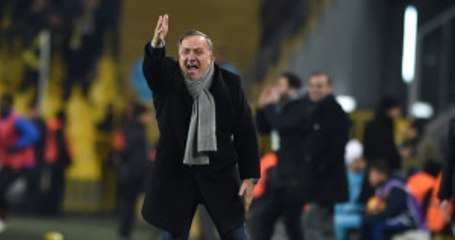 Hakem Bülent Yıldırım'ın Kararlarını Beğenmeyen Advocaat Çılgına Döndü