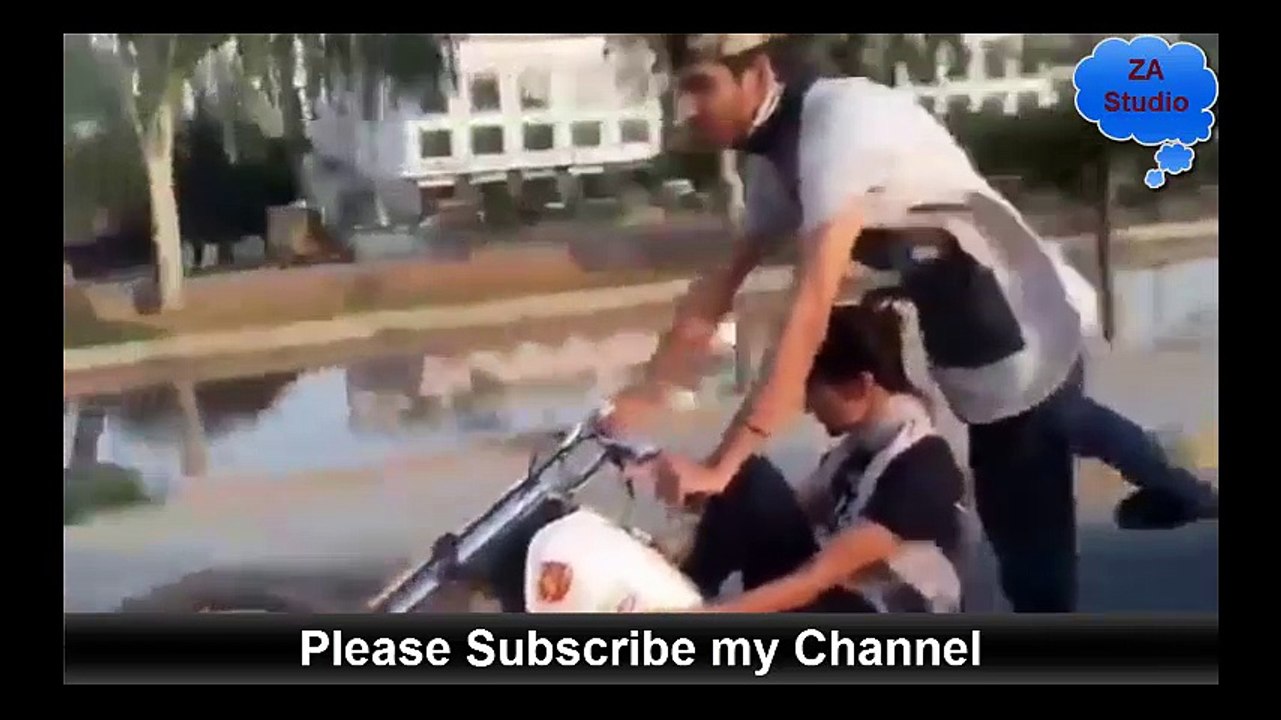 Bike Racing with Girls in Karachi Crazy Boys