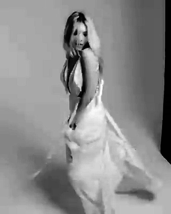 Viking'lerin güzel oyuncusu fotoğraf çekiminde...