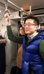 Un mec a trouvé la parade en cas d'affluence excessive dans le métro de Shangaï