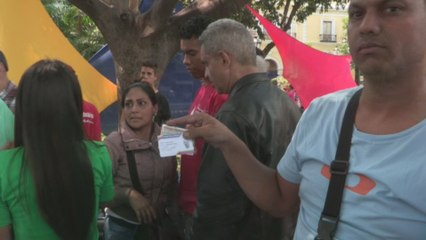 Largas filas en todo Venezuela por el tramite del "carné de la patria"