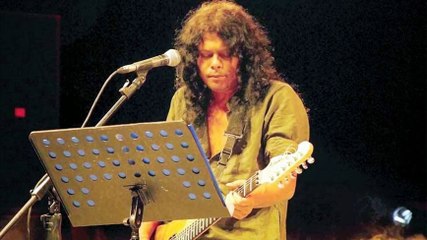 Baba Kotodin Dekhina Tomay by James