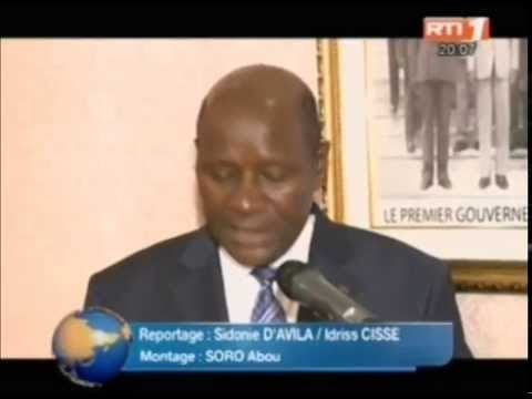 Séance de travail a la primature entre les membres du gouvernement et une délégation du groupe de