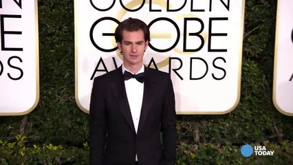 Why did Andrew Garfield kiss Ryan Reynolds at Golden Globes-peVxwUHs8S0