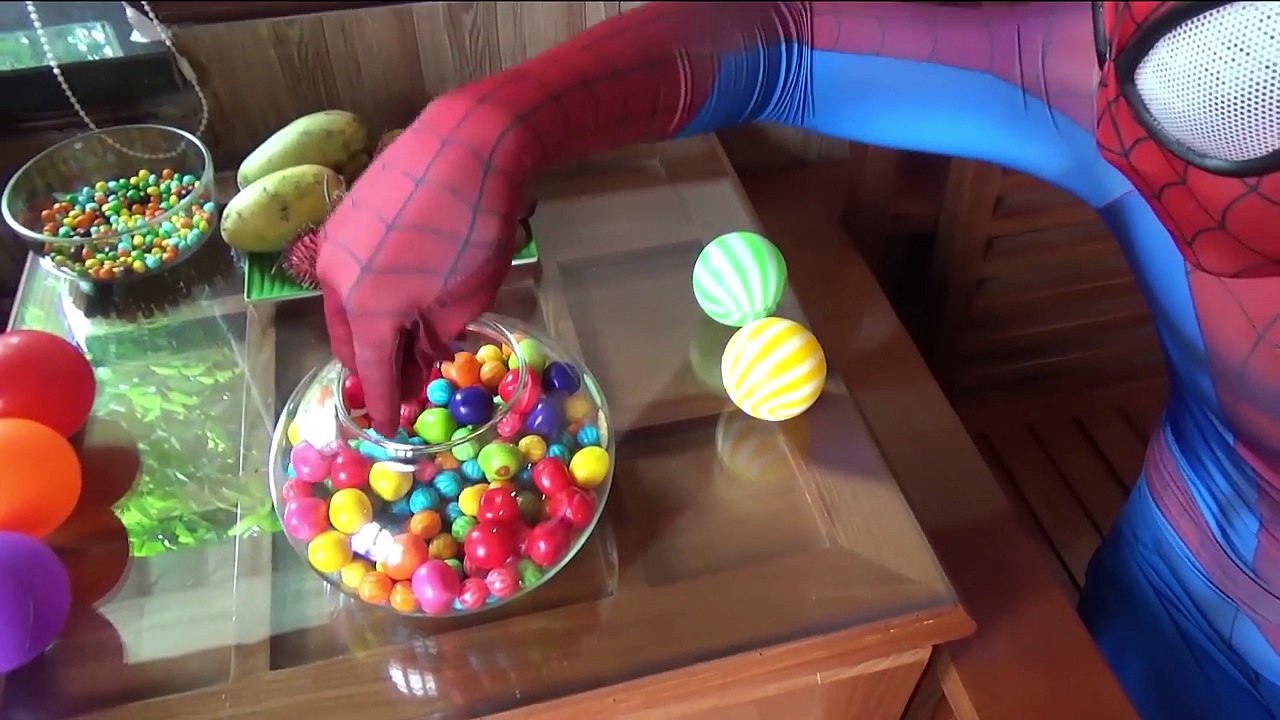 Spider-Man & Pink Spidergirl vs joker w/Frozen Elsa & Captain ! Superhero fun in real life