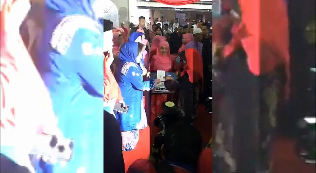 Rosmah 'berhujan' jumpa mangsa banjir