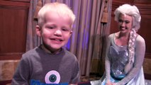 Toddler's First Kiss _ Michael Meets Elsa!!-TXT45w7oqqA