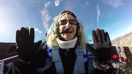 Cette passagère d’un avion ne va pas supporter les 8G