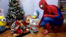 Santa Claus and Spiderman play with Cars Track - Playset Disney Pixar Toys Review - by MATTEL